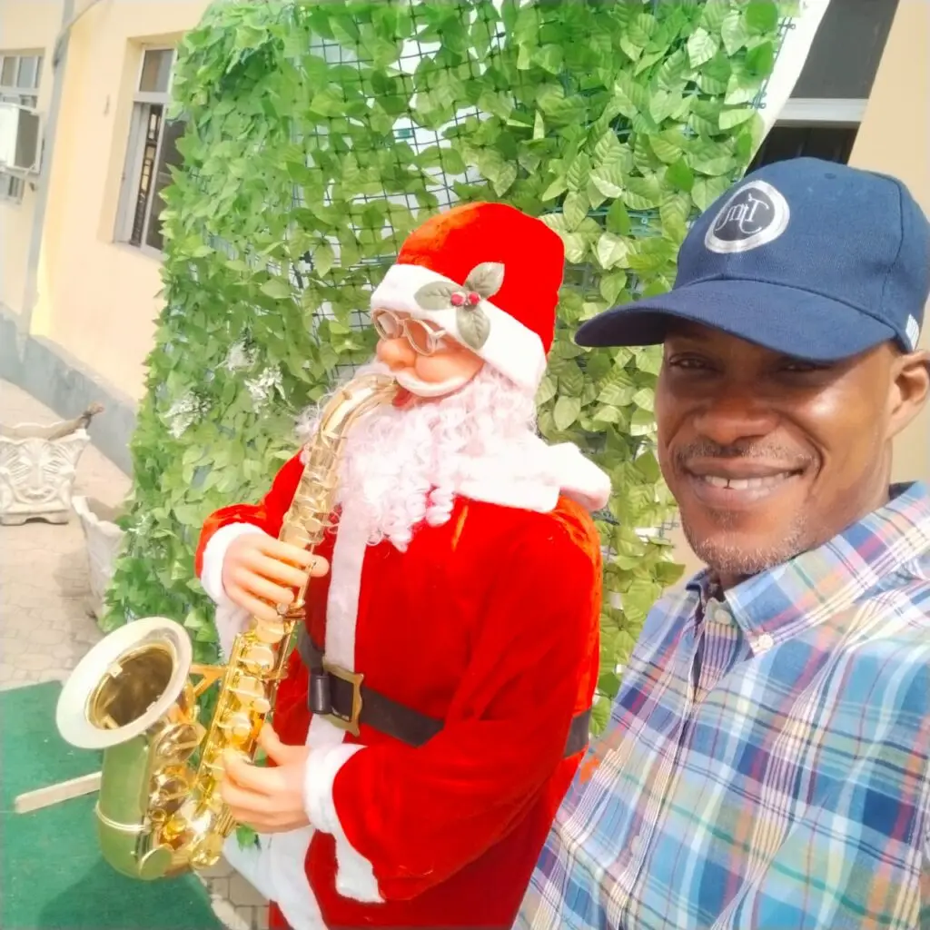 Read more about the article JESUS CHRIST is the reason for the season 🧑🏽‍🎄💫✨🌟🎄
